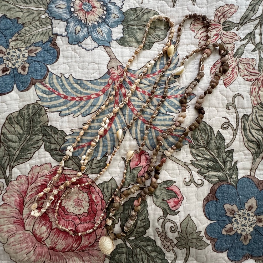 Lot of 3 Shell necklaces